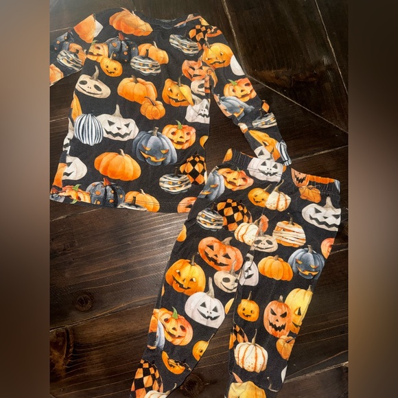 Posh Peanut Bamboo Pumpkin Halloween Two Piece Set Size 6-12 Month - Picture 3 of 3